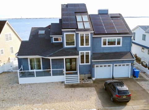 Homes For Sale - 3313 Long Point Drive<br/> Toms River, NJ 08753