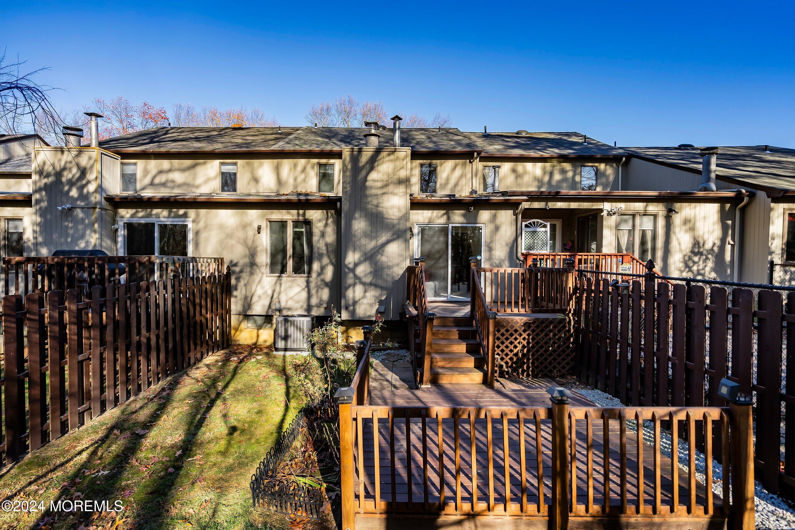 121 Redpine Loop, Old Bridge, New Jersey image 22