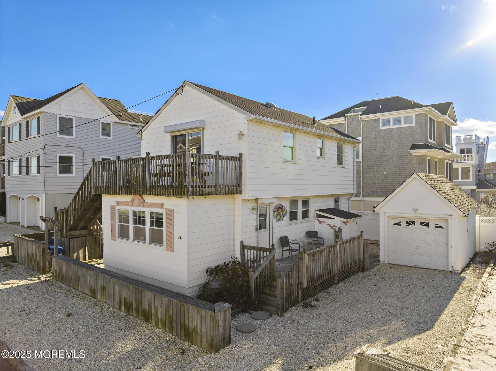 102 E Winifred Avenue