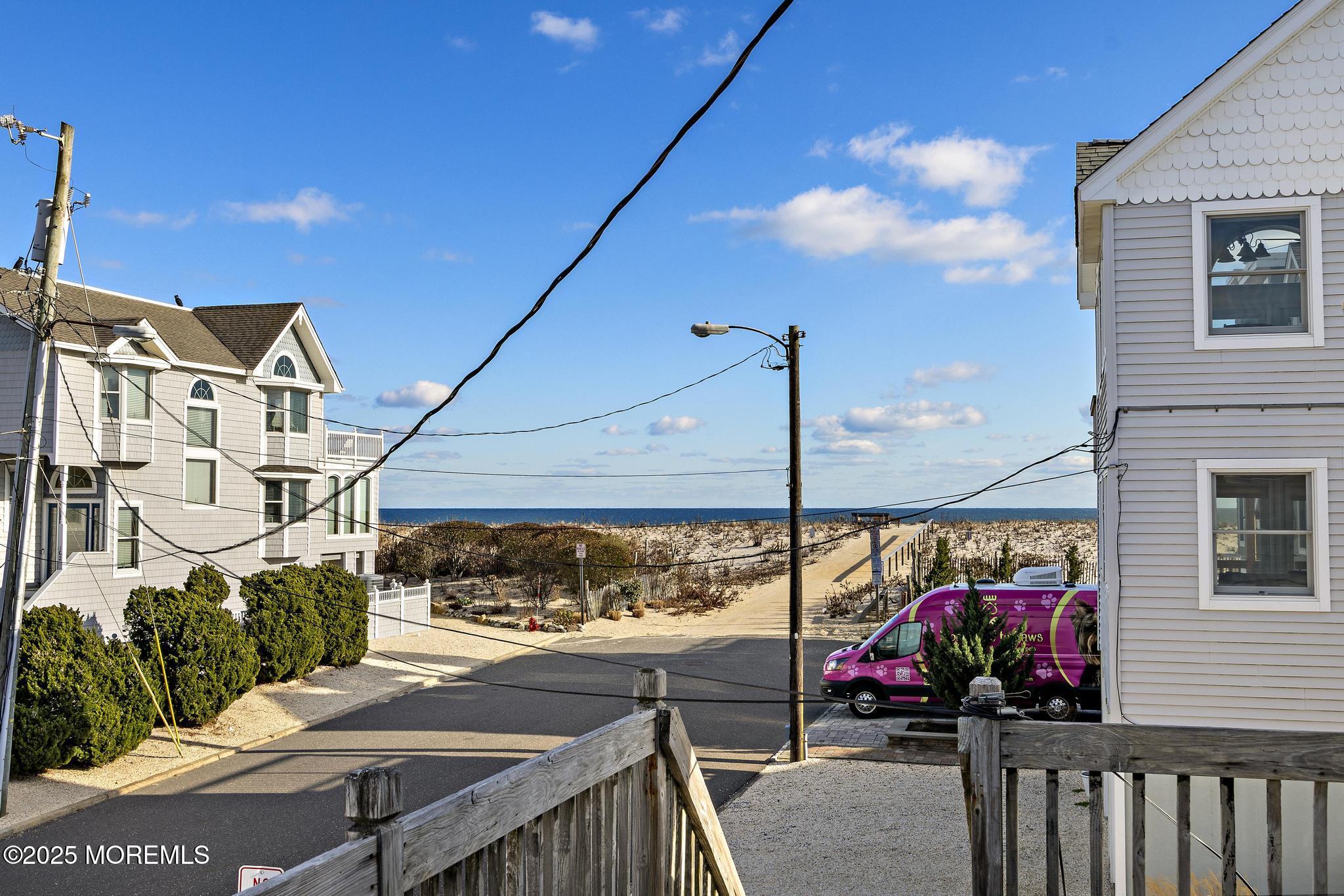 102 E Winifred Avenue