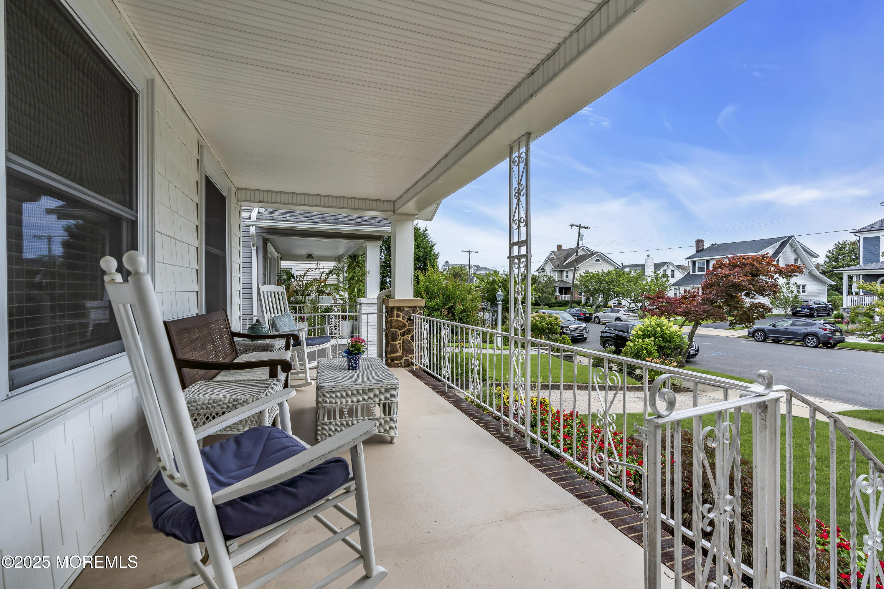 304 1/2 Evergreen Avenue