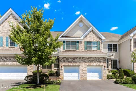 Townhouse For Rent - 18 Deepwater Circle<br/> Monmouth County, Manalapan, NJ 07726