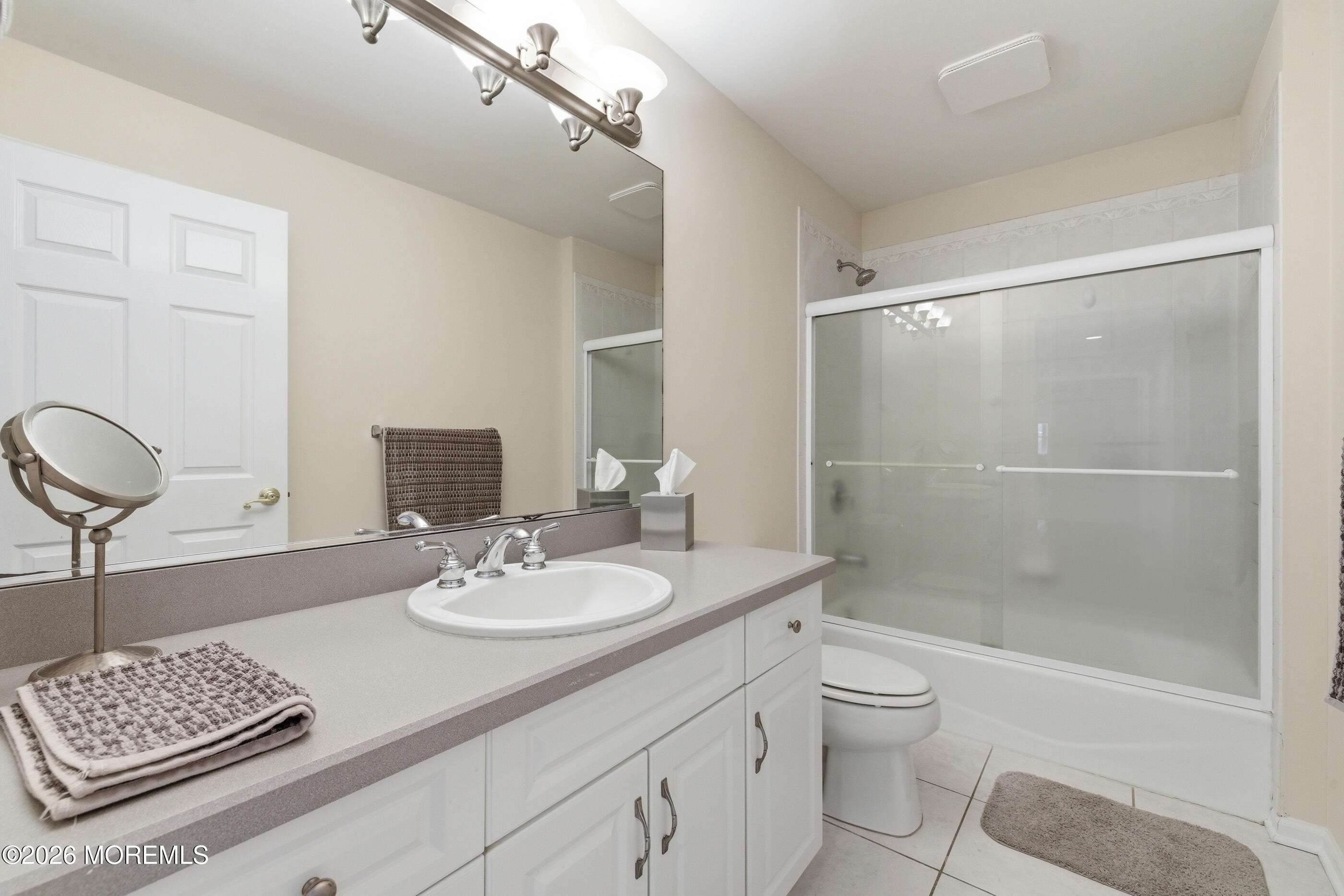 Manalapan, New Jersey, 07726, United States, 5 Bedrooms Bedrooms, ,3 BathroomsBathrooms,Residential,Active,2041419