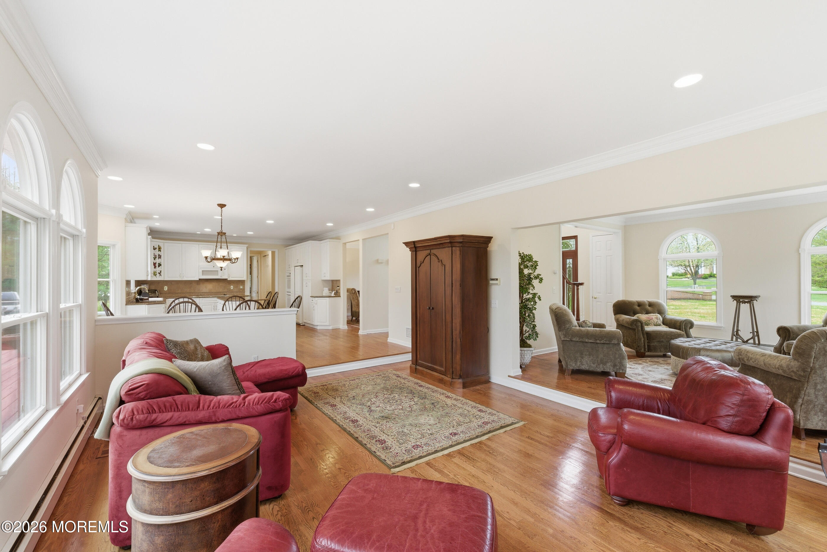 Manalapan, New Jersey, 07726, United States, 5 Bedrooms Bedrooms, ,3 BathroomsBathrooms,Residential,Active,2041419