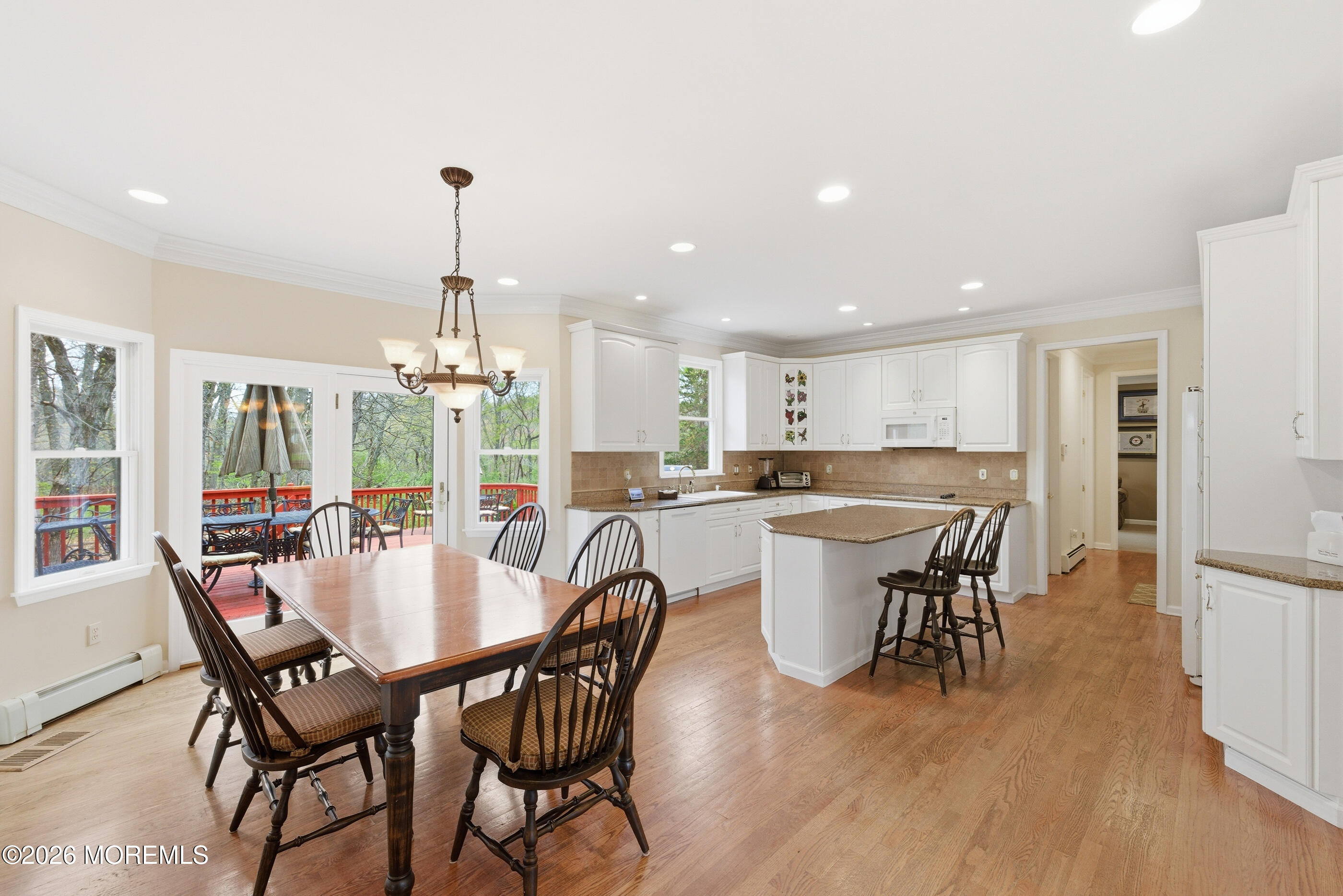 Manalapan, New Jersey, 07726, United States, 5 Bedrooms Bedrooms, ,3 BathroomsBathrooms,Residential,Active,2041419