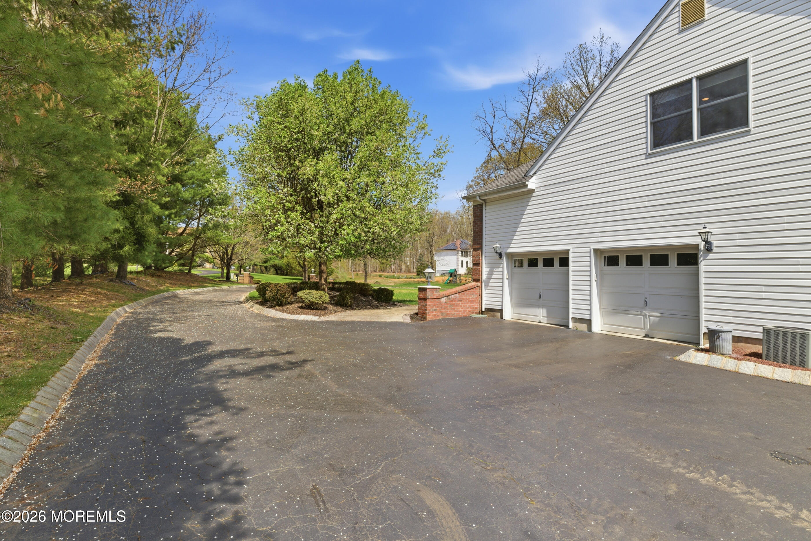 Manalapan, New Jersey, 07726, United States, 5 Bedrooms Bedrooms, ,3 BathroomsBathrooms,Residential,Active,2041419