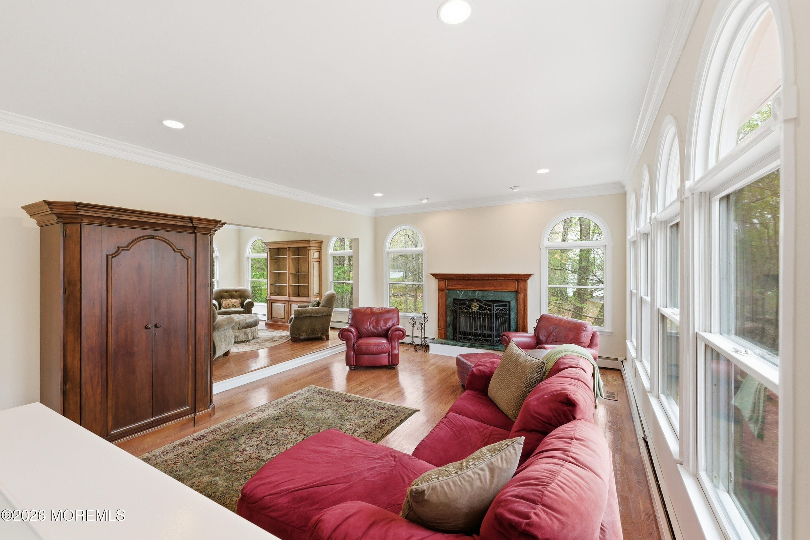 Manalapan, New Jersey, 07726, United States, 5 Bedrooms Bedrooms, ,3 BathroomsBathrooms,Residential,Active,2041419