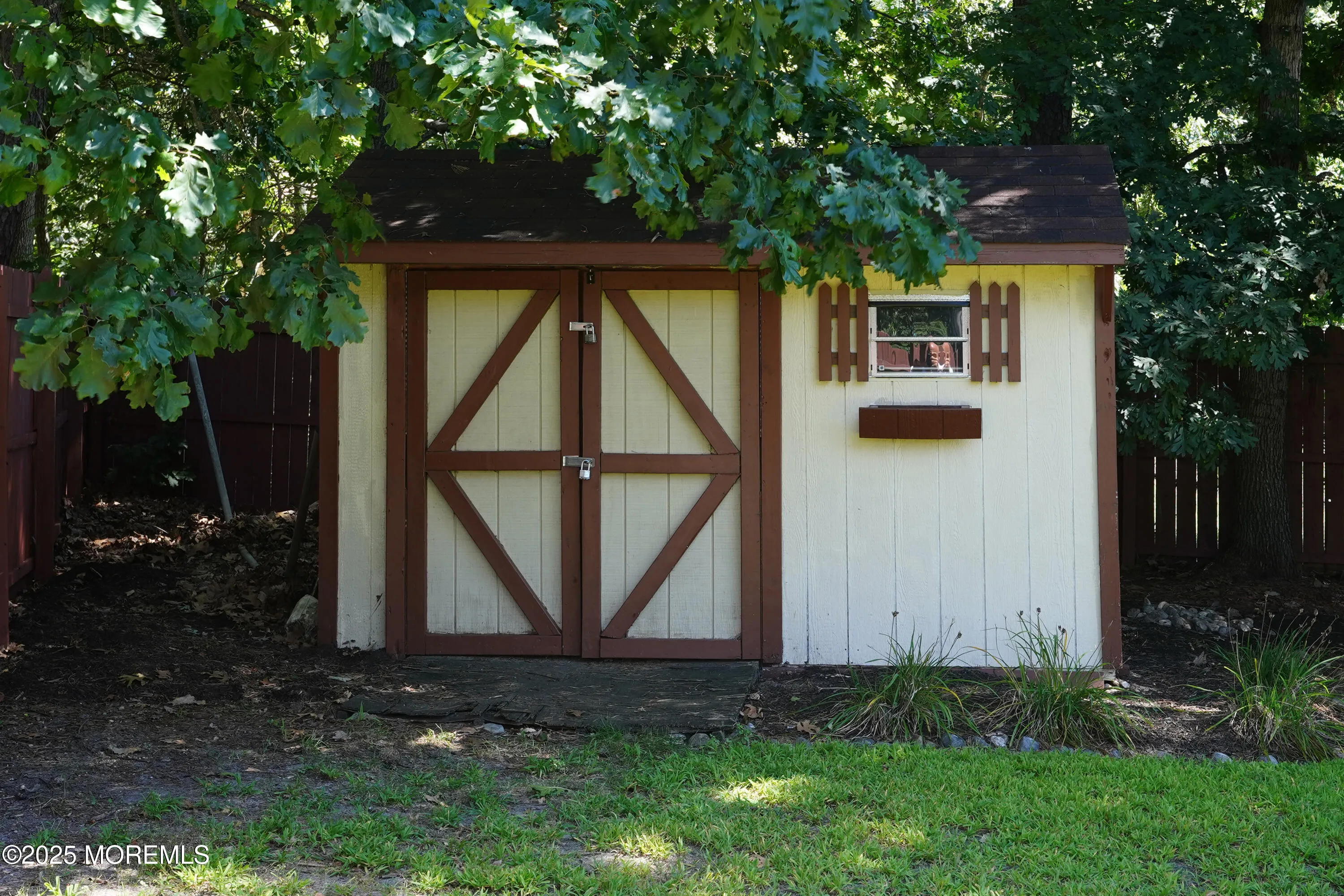 Howell, New Jersey 07731, United States, 4 Bedrooms Bedrooms, ,3 BathroomsBathrooms,Residential,Pending,200789