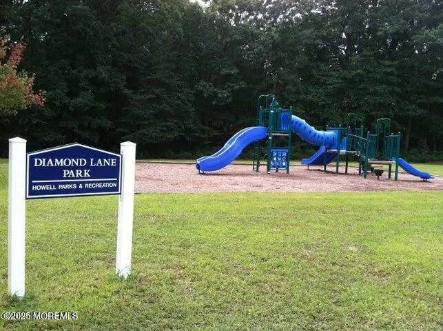 Howell, New Jersey 07731, United States, 4 Bedrooms Bedrooms, ,3 BathroomsBathrooms,Residential,Pending,200789