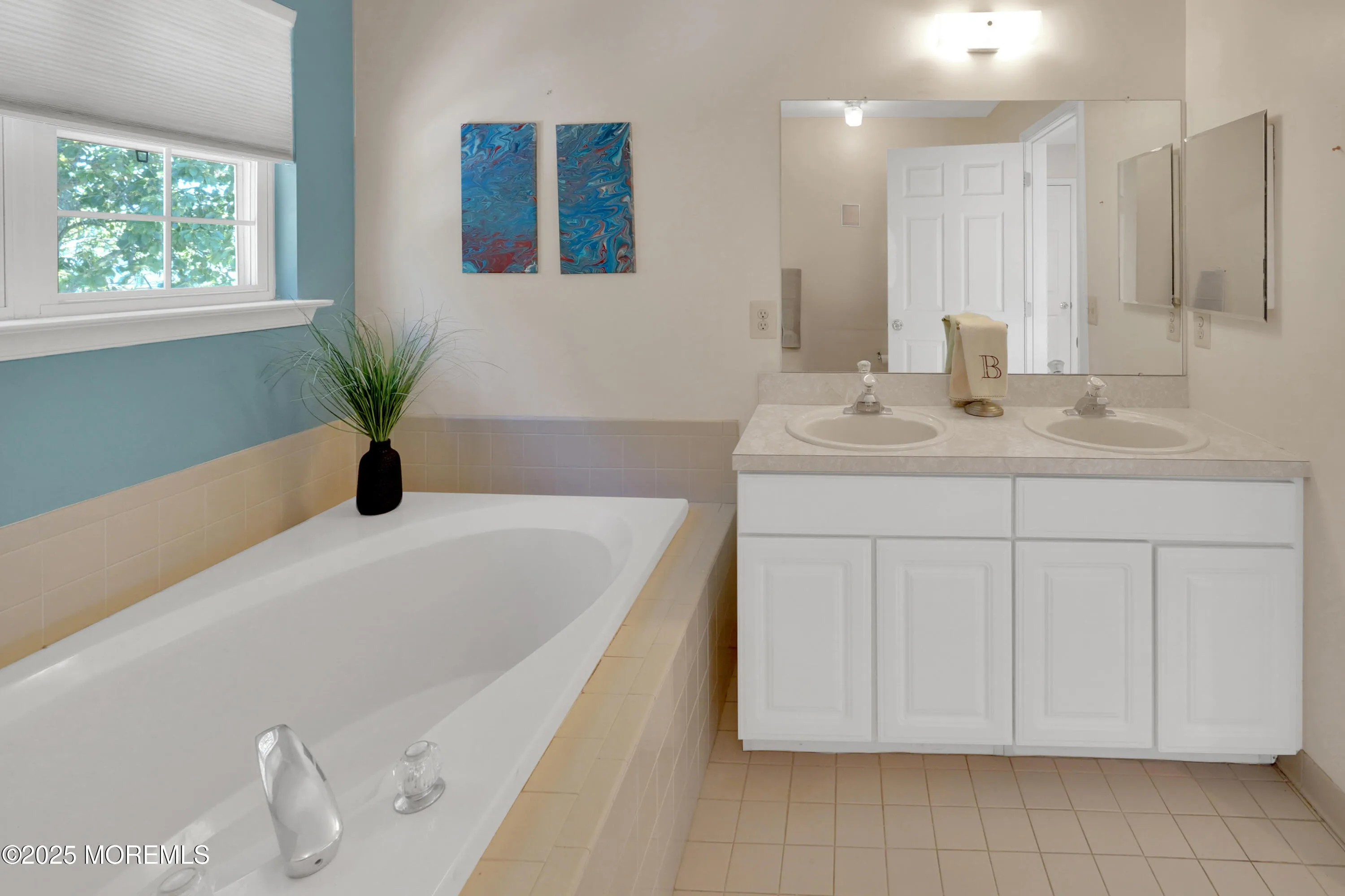 Howell, New Jersey 07731, United States, 4 Bedrooms Bedrooms, ,3 BathroomsBathrooms,Residential,Pending,200789