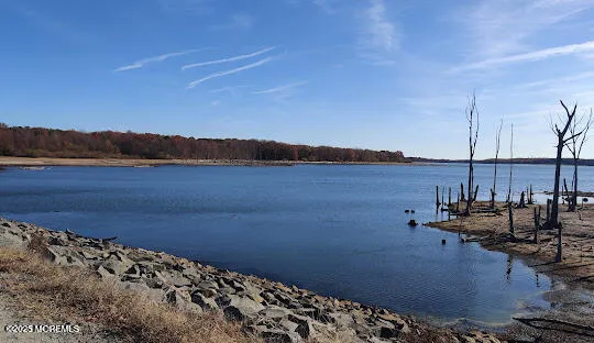 Howell, New Jersey 07731, United States, 4 Bedrooms Bedrooms, ,3 BathroomsBathrooms,Residential,Pending,200789