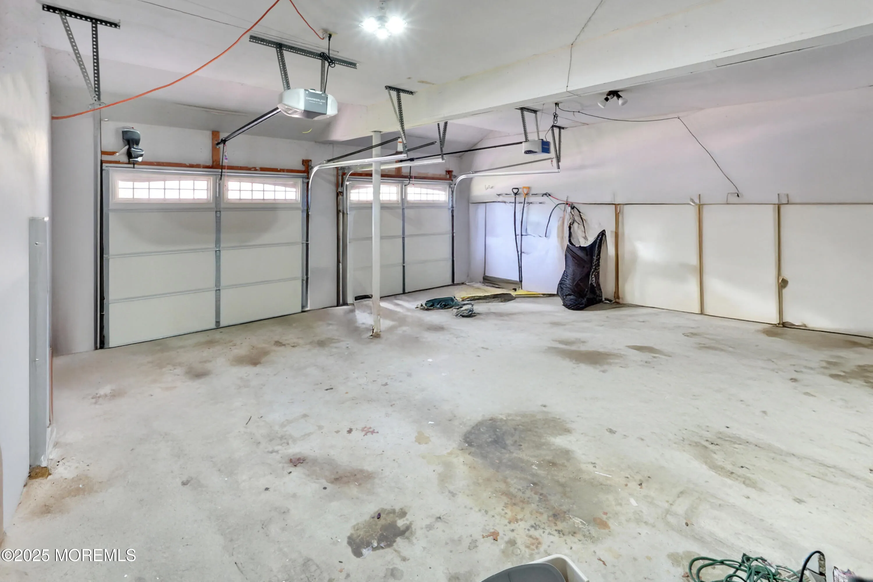 Howell, New Jersey 07731, United States, 4 Bedrooms Bedrooms, ,3 BathroomsBathrooms,Residential,Pending,200789