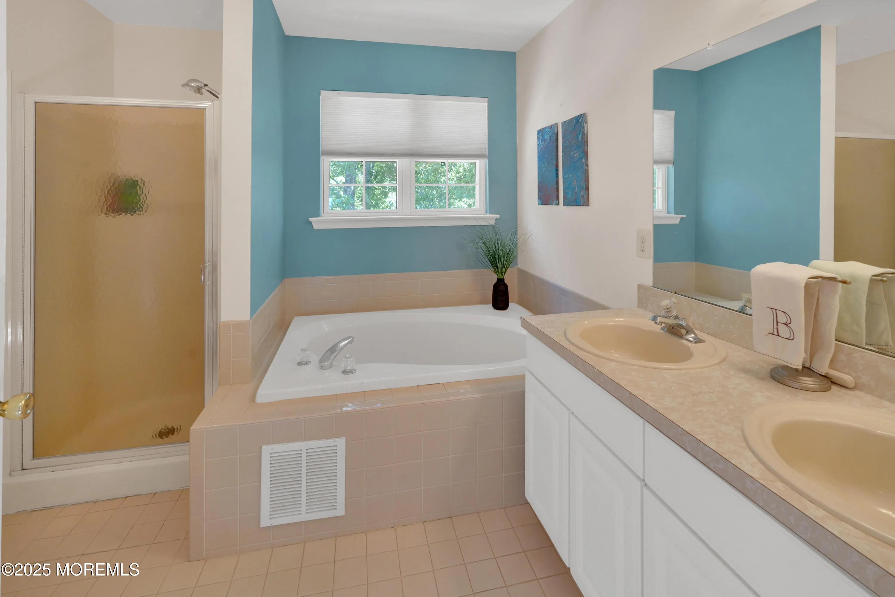 Howell, New Jersey 07731, United States, 4 Bedrooms Bedrooms, ,3 BathroomsBathrooms,Residential,Pending,200789