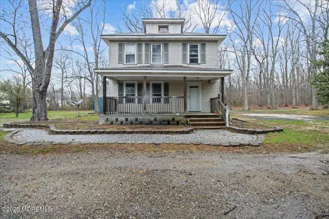 MLS: 22511908