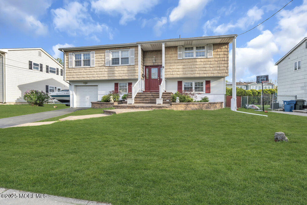 8 Ennis Drive