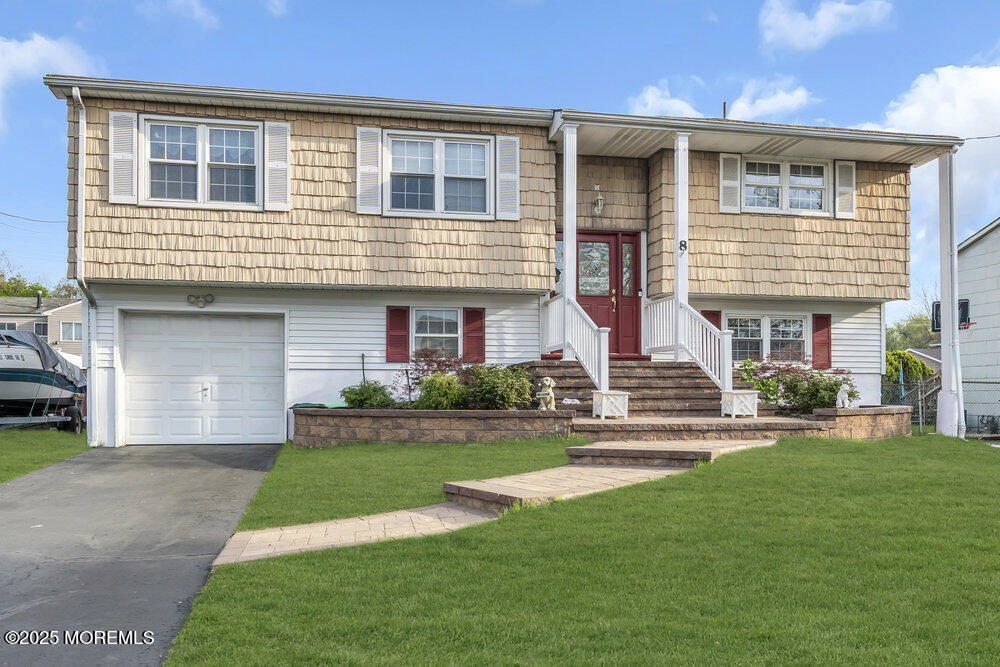 8 Ennis Drive