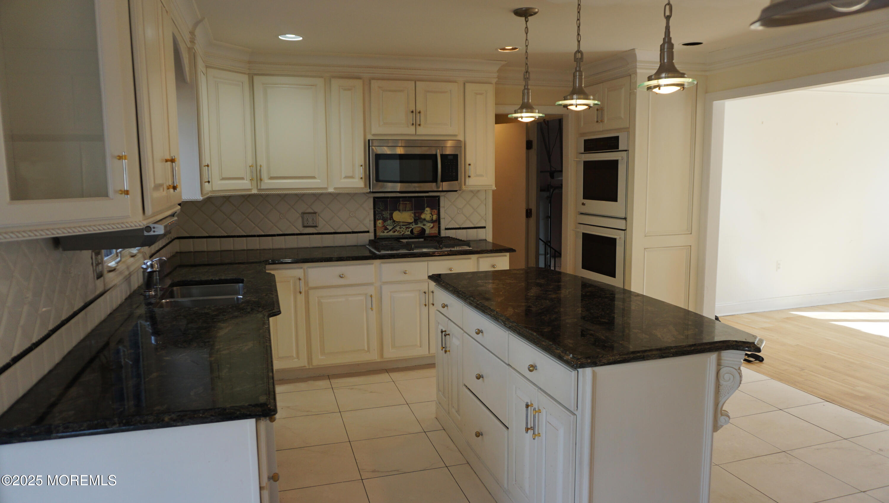 1 Richard Court, Manalapan, New Jersey image 5