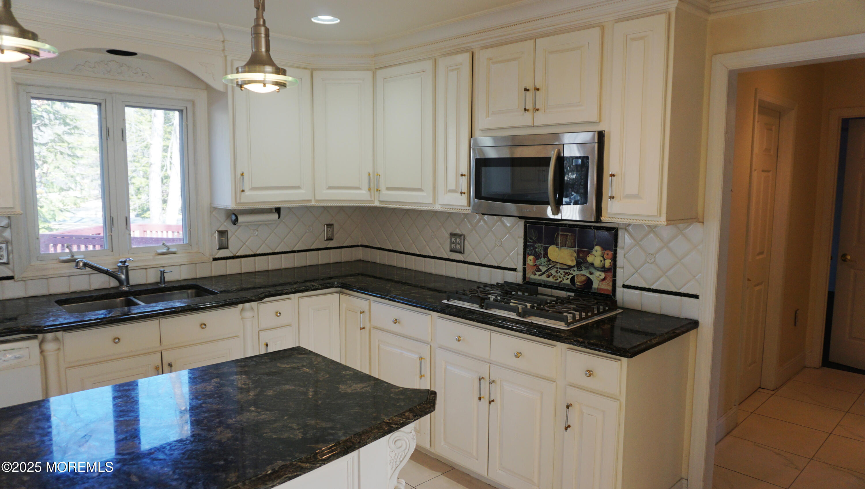 1 Richard Court, Manalapan, New Jersey image 6