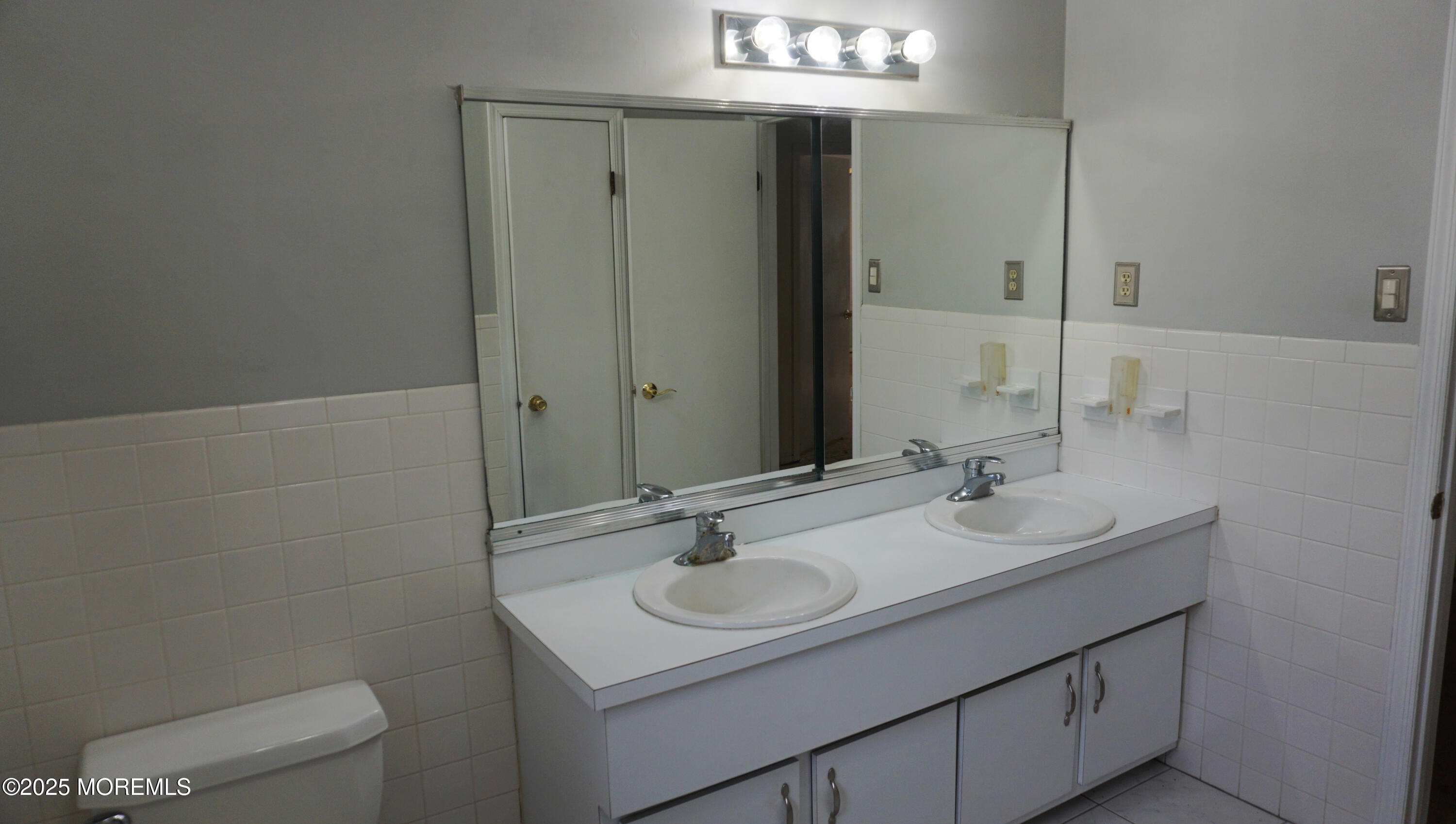 1 Richard Court, Manalapan, New Jersey image 20