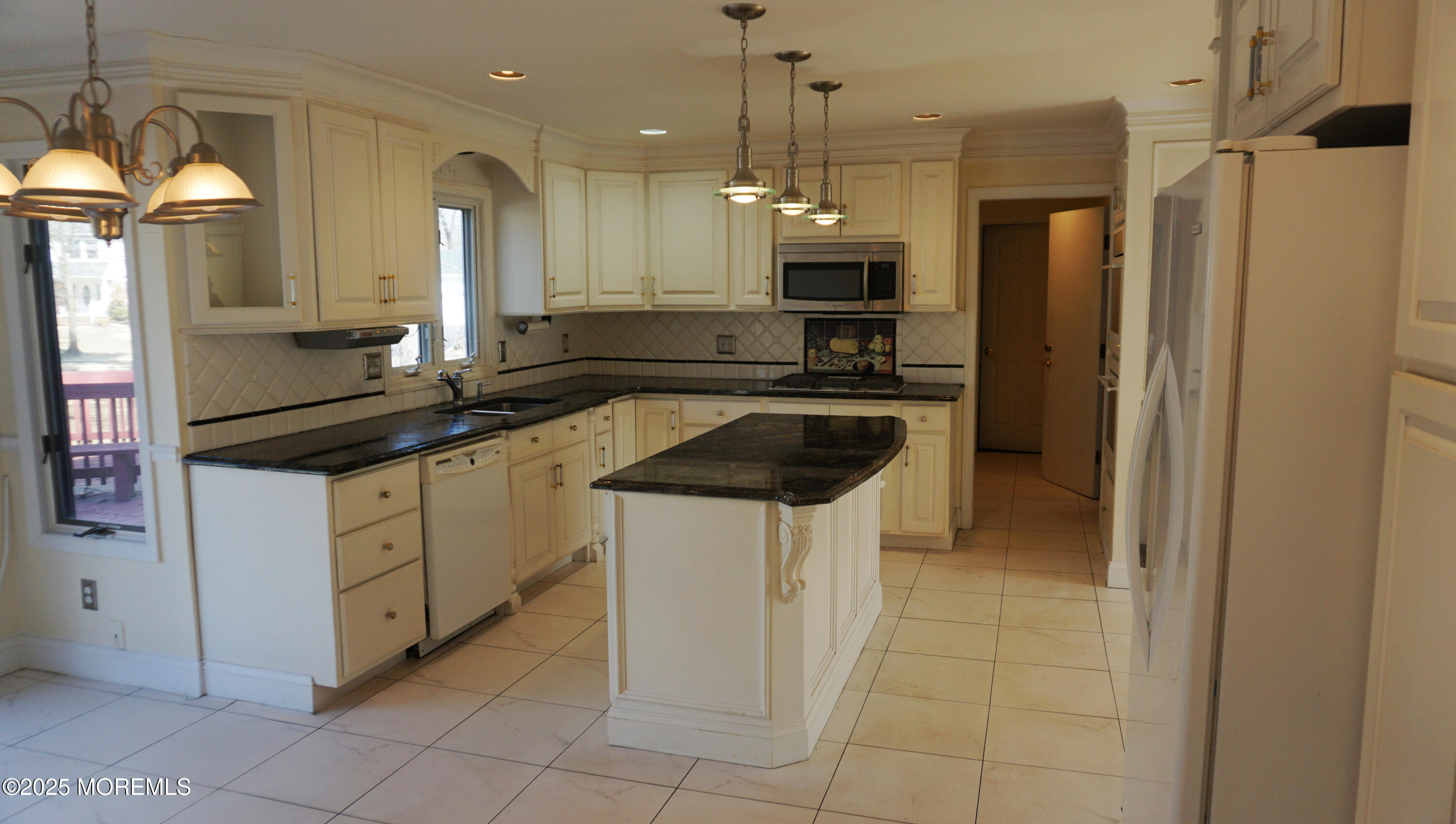1 Richard Court, Manalapan, New Jersey image 7