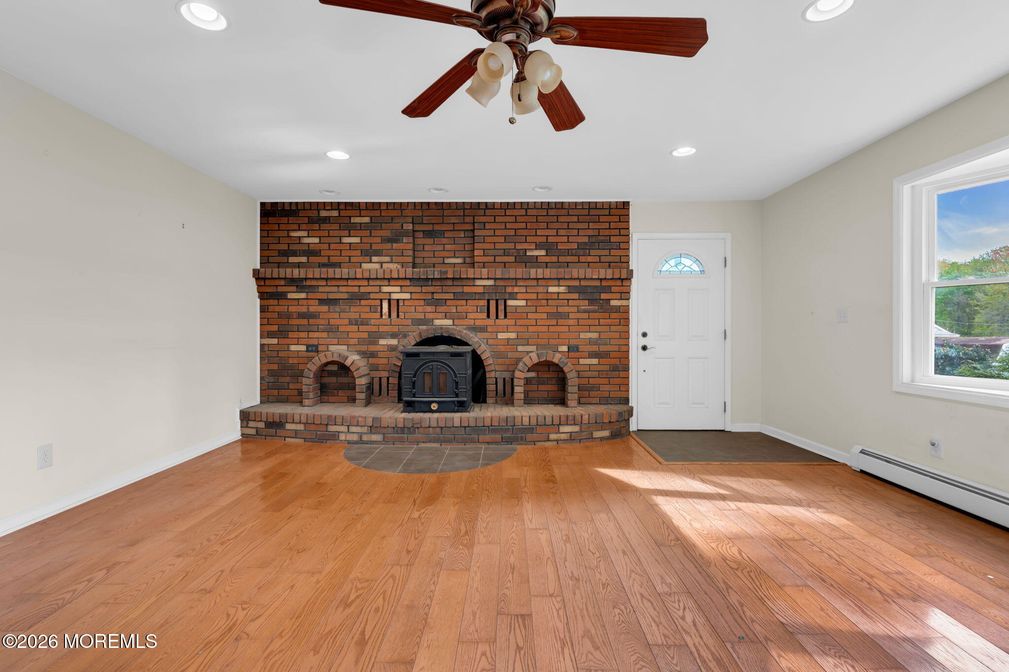 Manalapan, New Jersey, 07726, United States, 4 Bedrooms Bedrooms, ,3 BathroomsBathrooms,Residential,Active,2043801