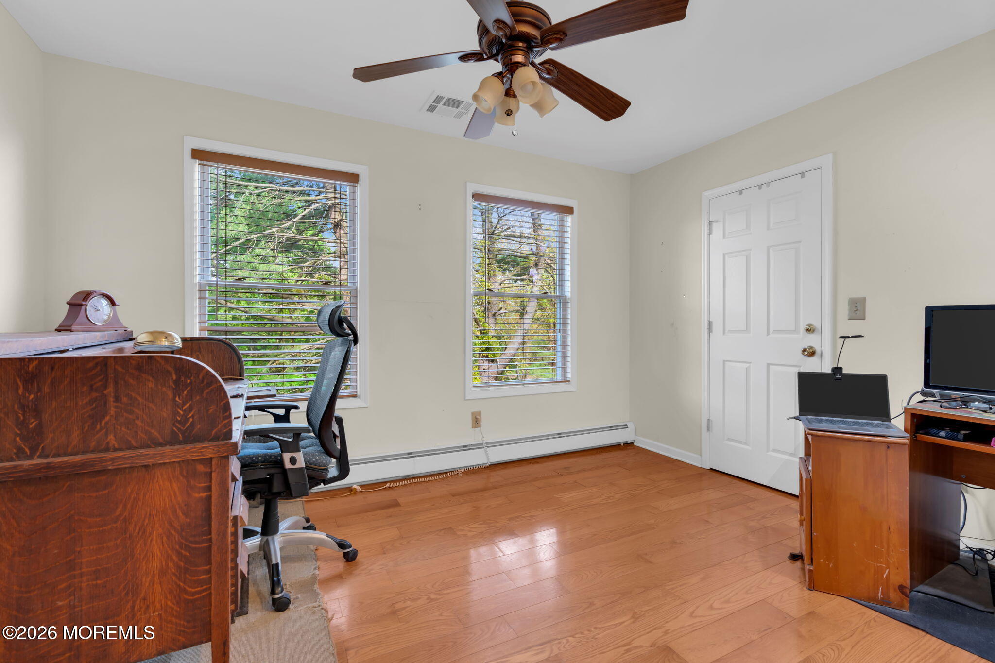 Manalapan, New Jersey, 07726, United States, 4 Bedrooms Bedrooms, ,3 BathroomsBathrooms,Residential,Active,2043801