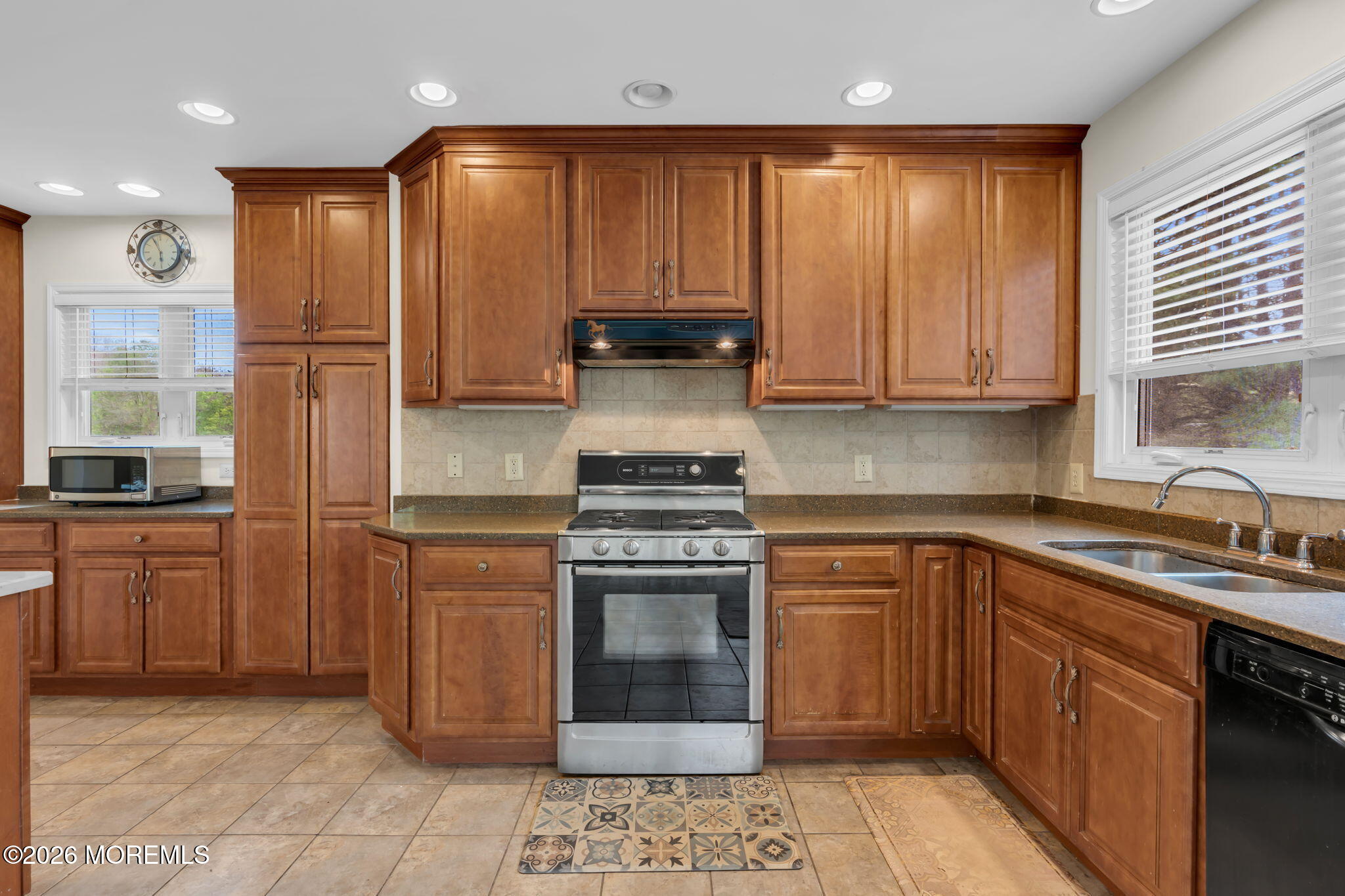 Manalapan, New Jersey, 07726, United States, 4 Bedrooms Bedrooms, ,3 BathroomsBathrooms,Residential,Active,2043801