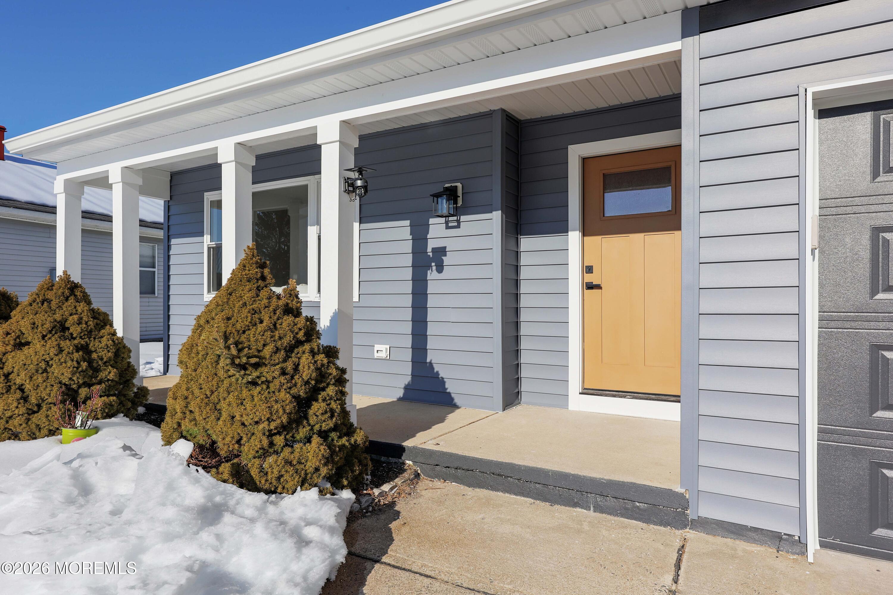 66 Paradise Boulevard