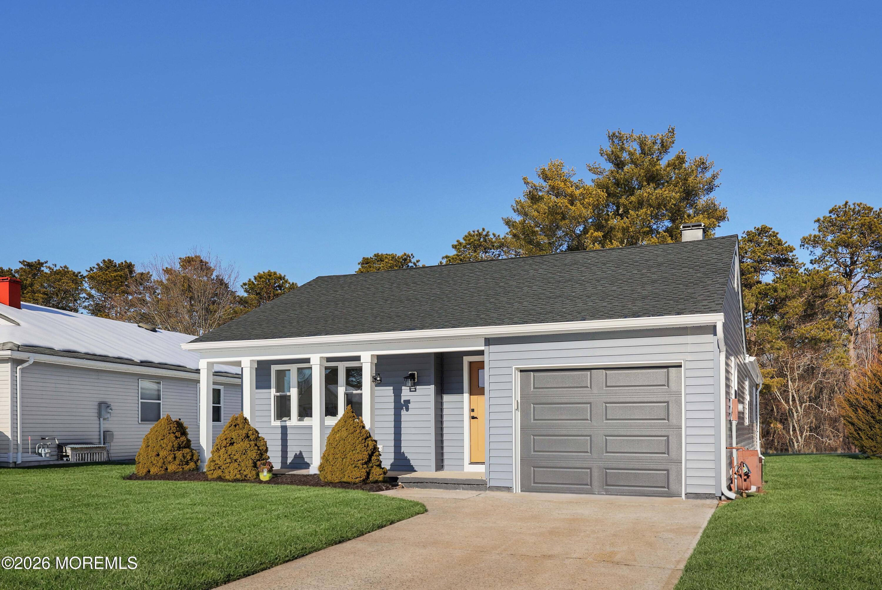 66 Paradise Boulevard