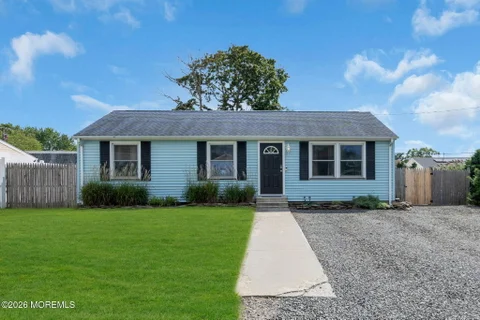 MLS: 22628670