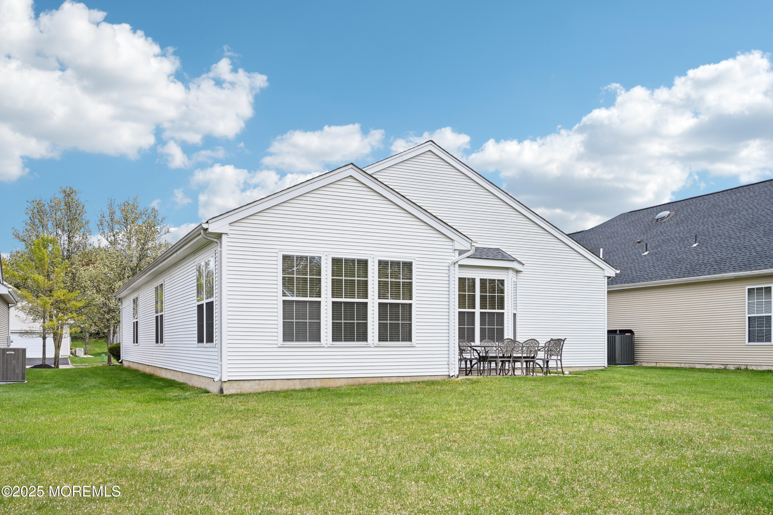 163 Minuteman Circle, Allentown, New Jersey image 4