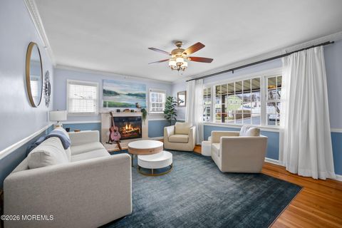 350 East Road Belford NJ 07718