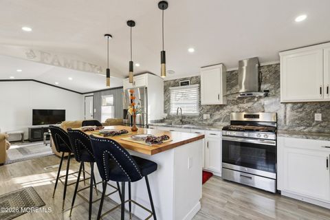 Mobile Home For Sale - 73 Camino Rio<br/> Ocean County, Toms River, NJ 08755