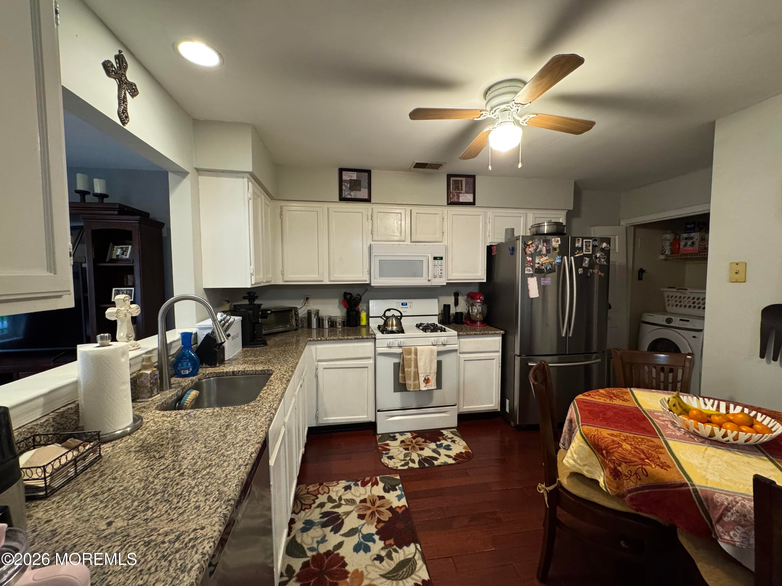 857 Mariposa Court