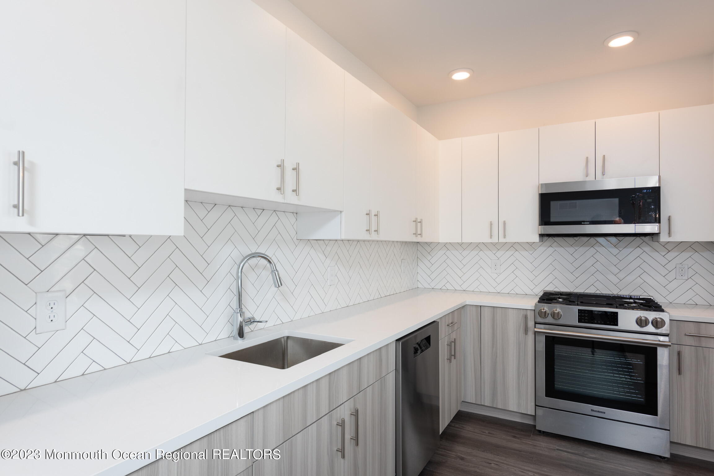 24 Mechanic Street 208