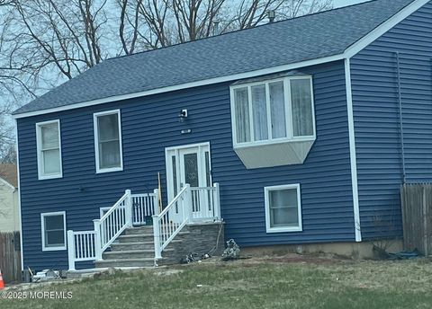 Photo of 913 Revere Court, Toms River, NJ 08753 (MLS # 22530512)
