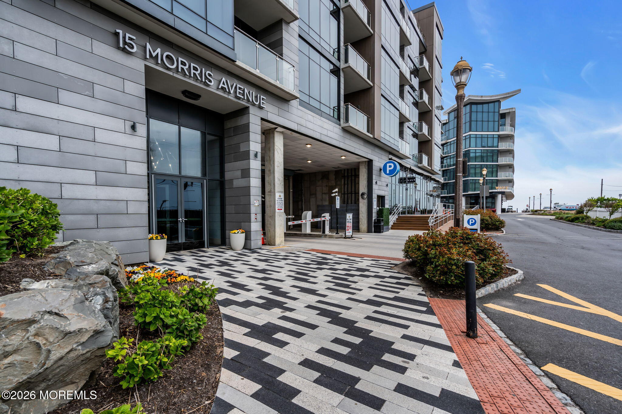 15 Morris Avenue 202