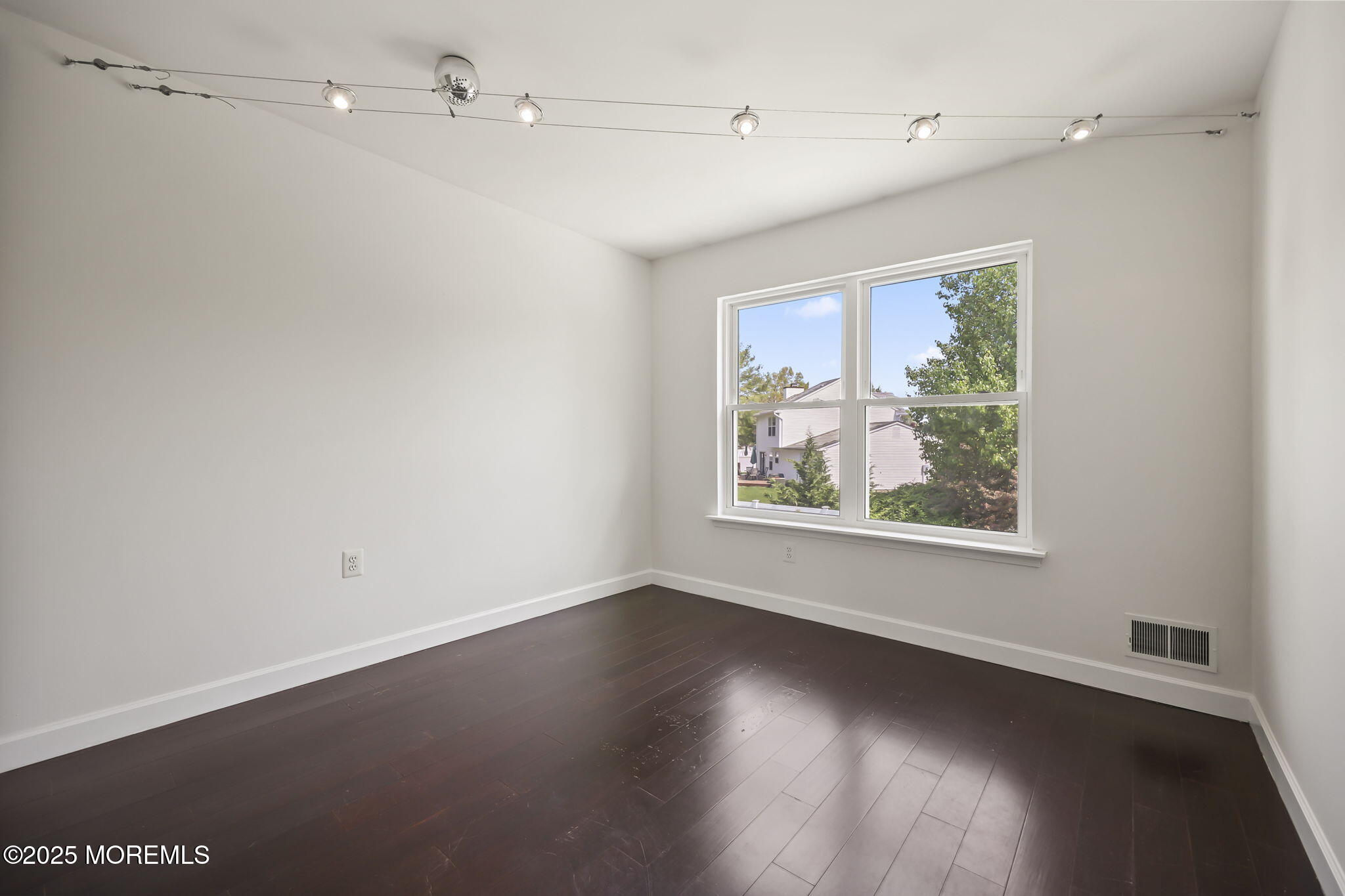 29 Silverbrooke Circle, Howell, New Jersey image 27