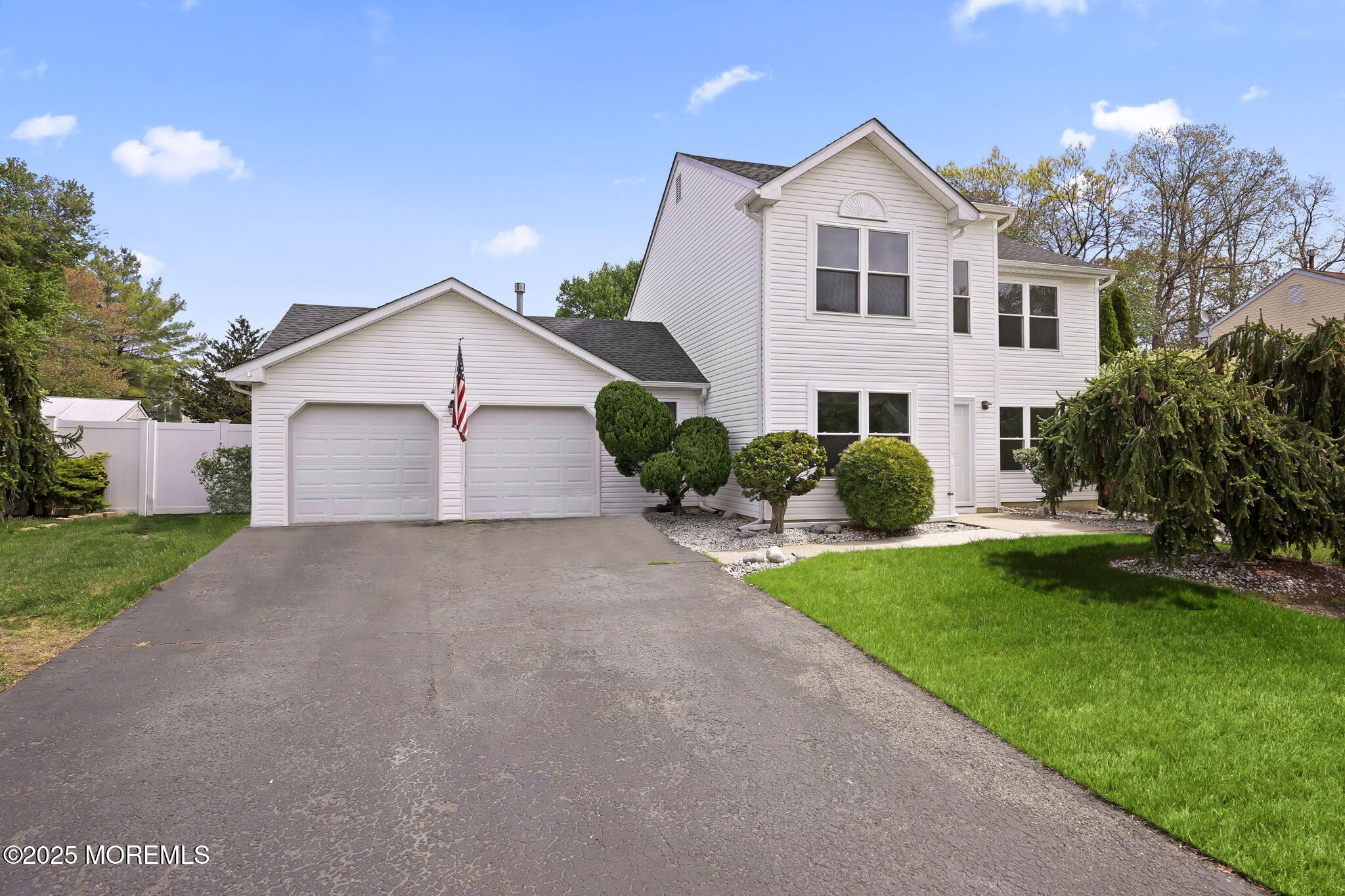 29 Silverbrooke Circle, Howell, New Jersey image 1