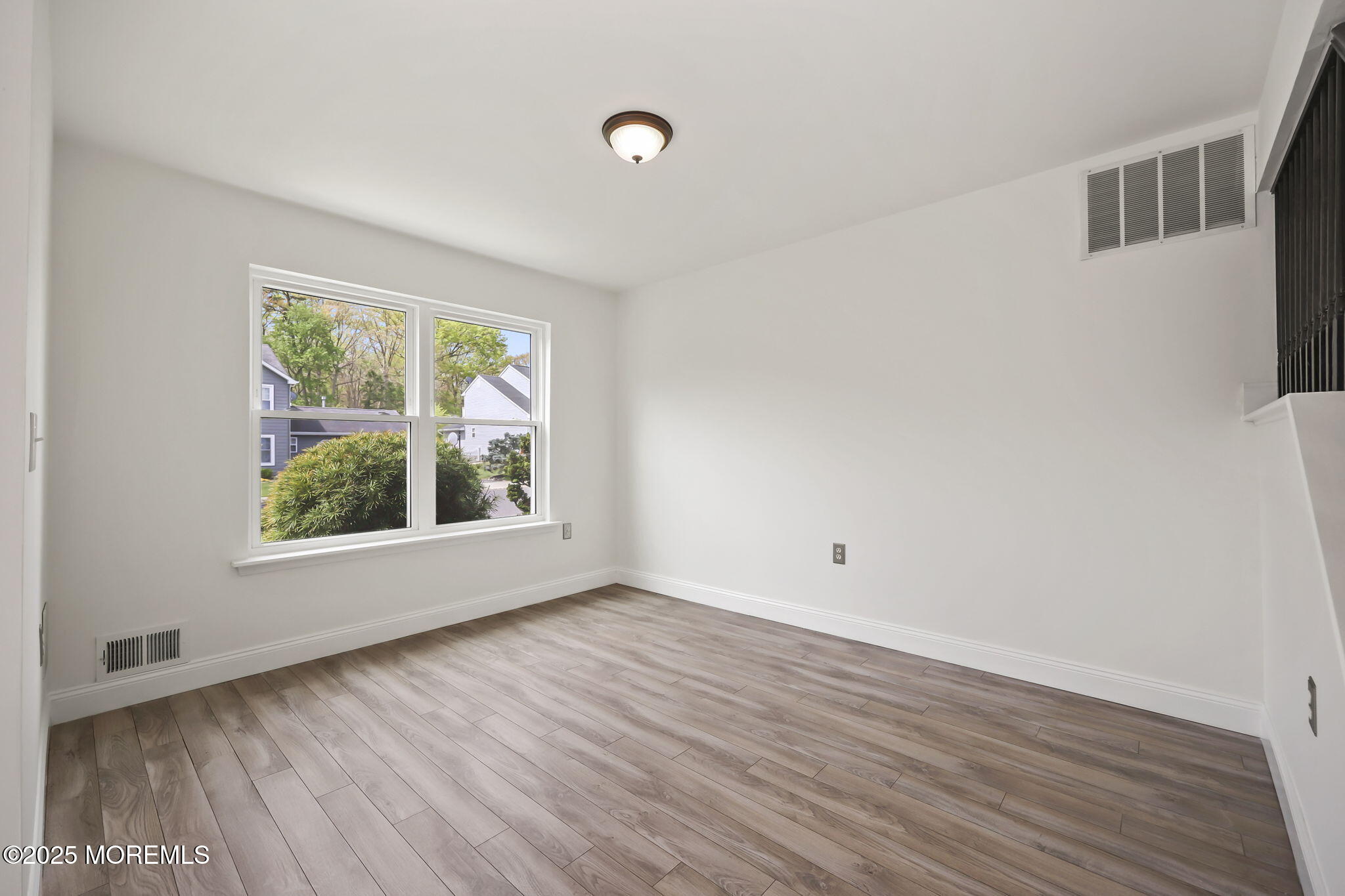 29 Silverbrooke Circle, Howell, New Jersey image 4