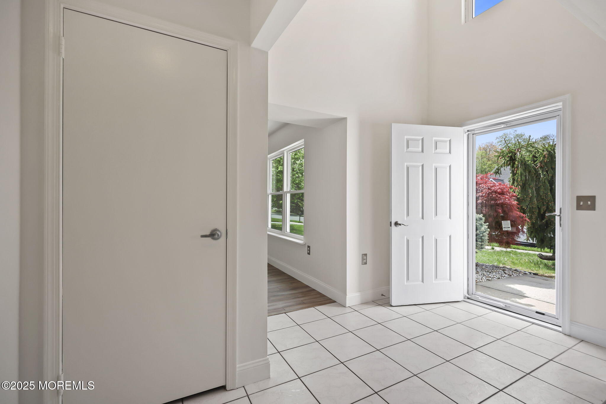 29 Silverbrooke Circle, Howell, New Jersey image 2