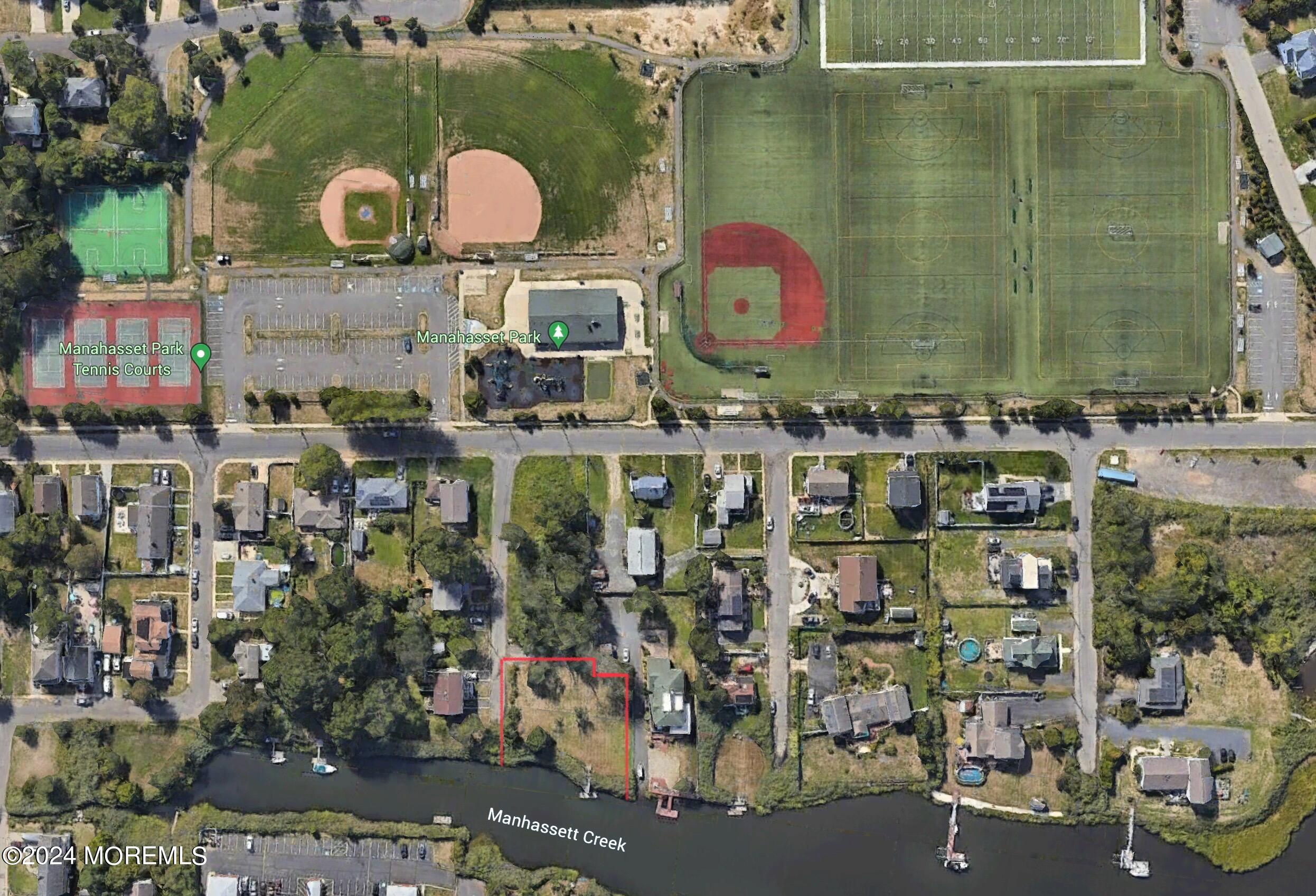 9 Manahassett Park Drive