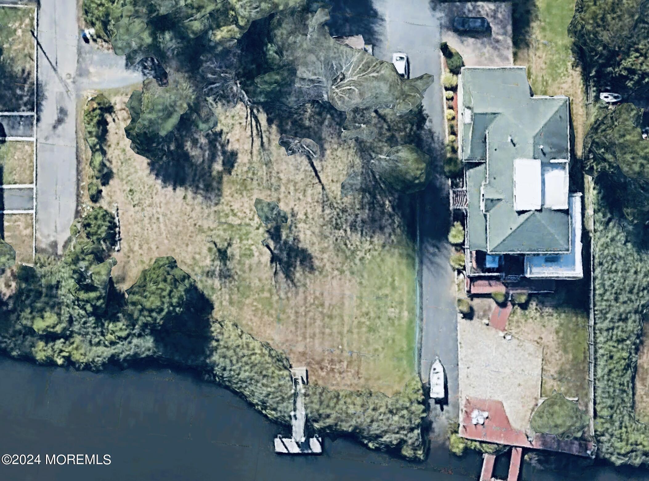 9 Manahassett Park Drive