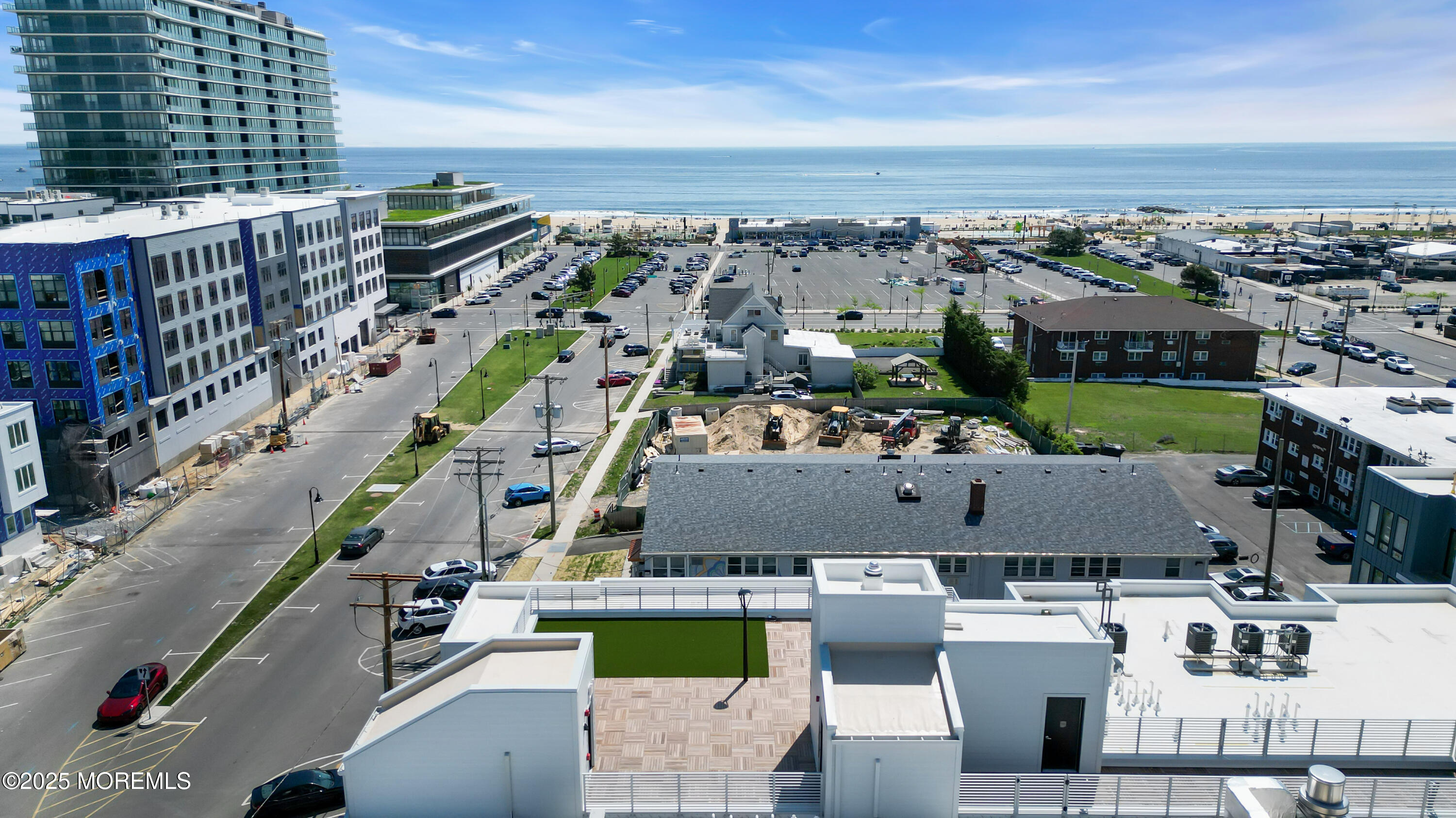 218 3rd Avenue 204