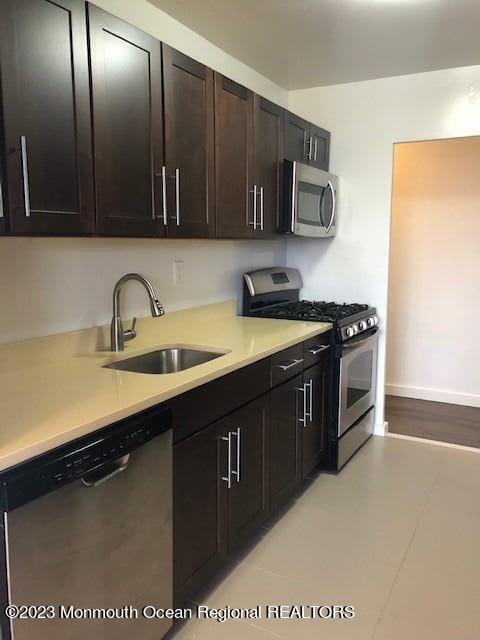 10 Ocean Boulevard 2D