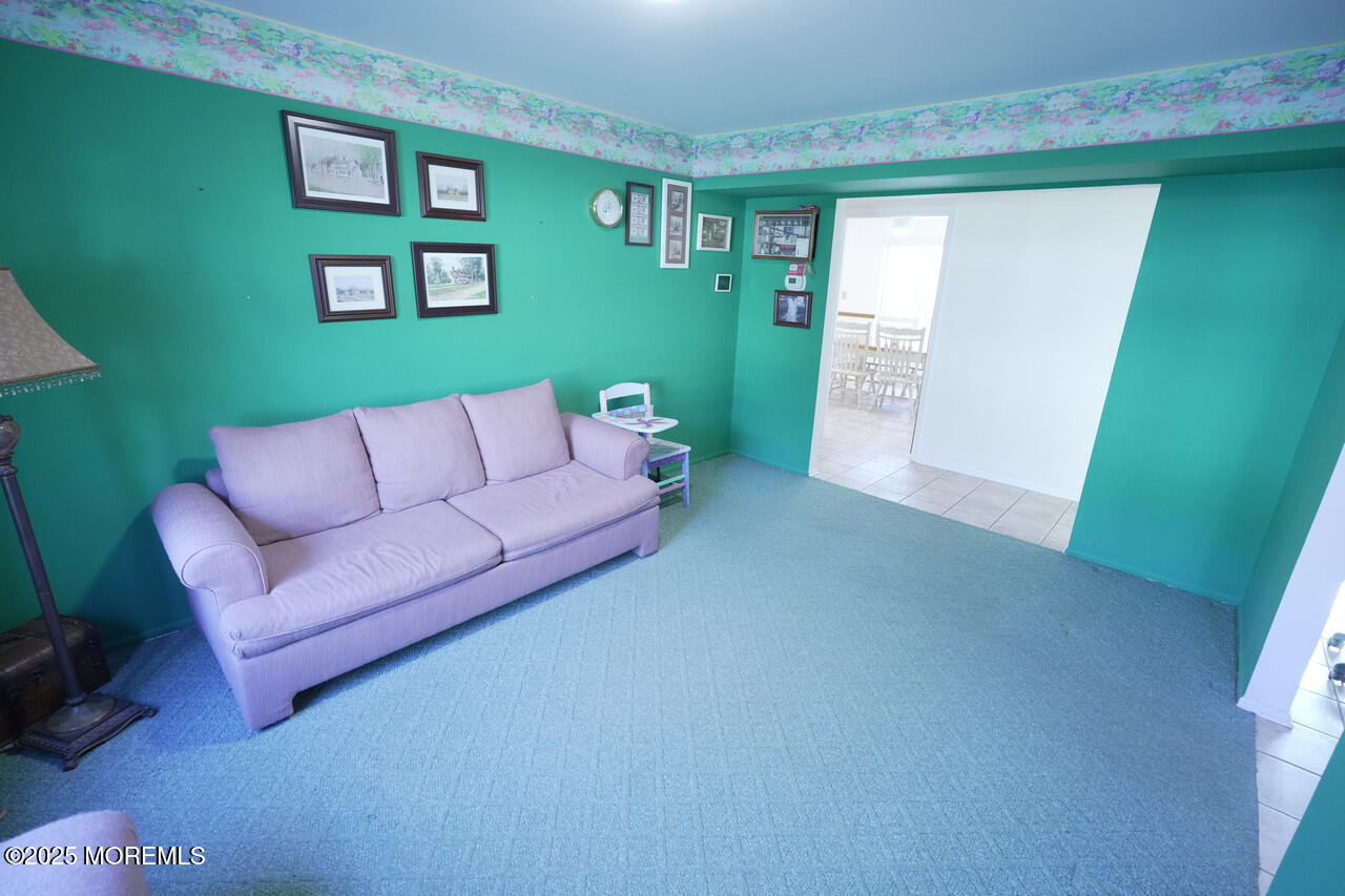 10 Enclosure Drive, Morganville, New Jersey image 5