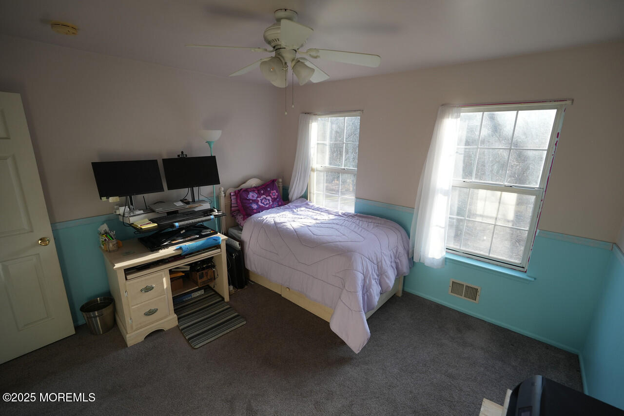 10 Enclosure Drive, Morganville, New Jersey image 17