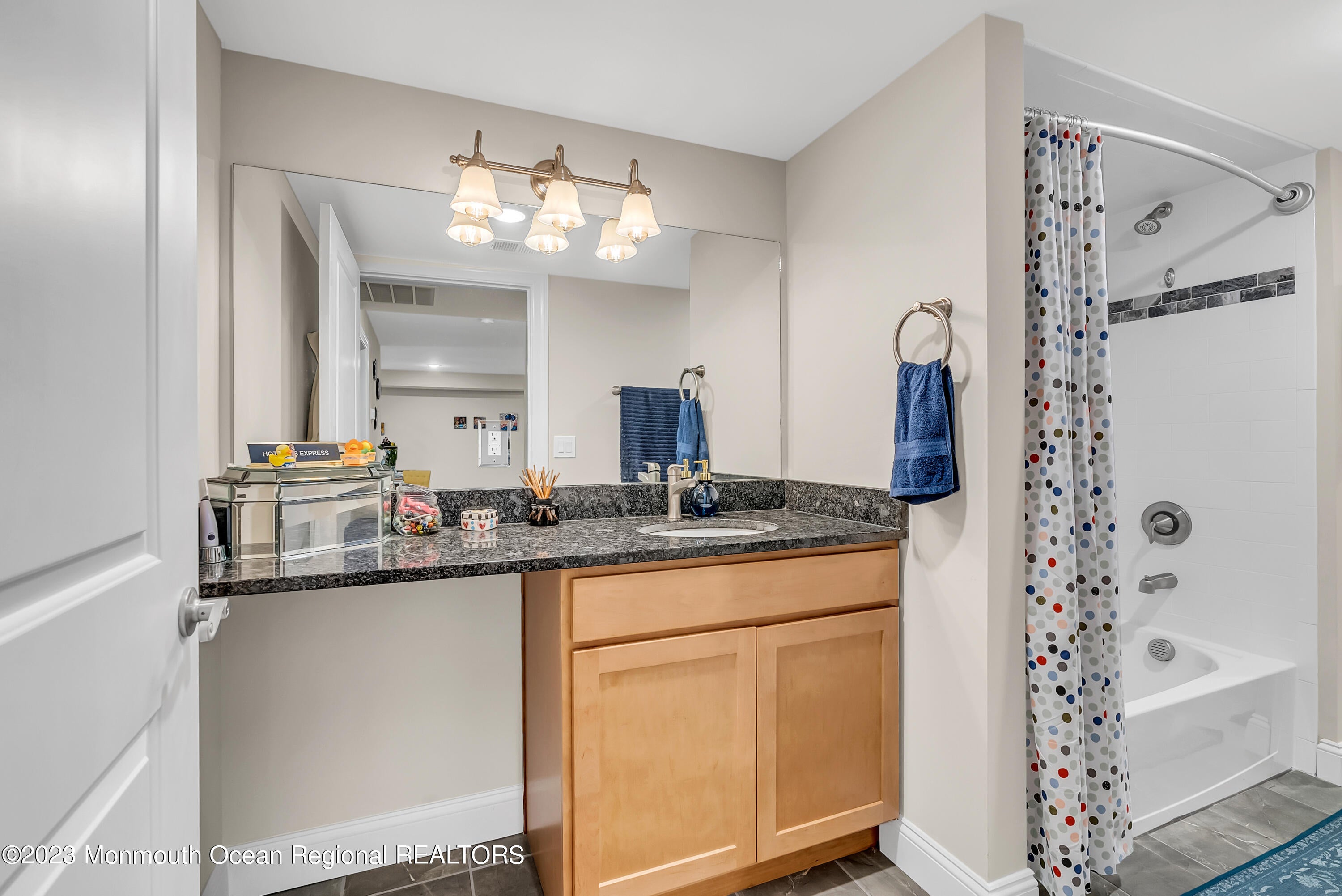 48 1st Avenue 44