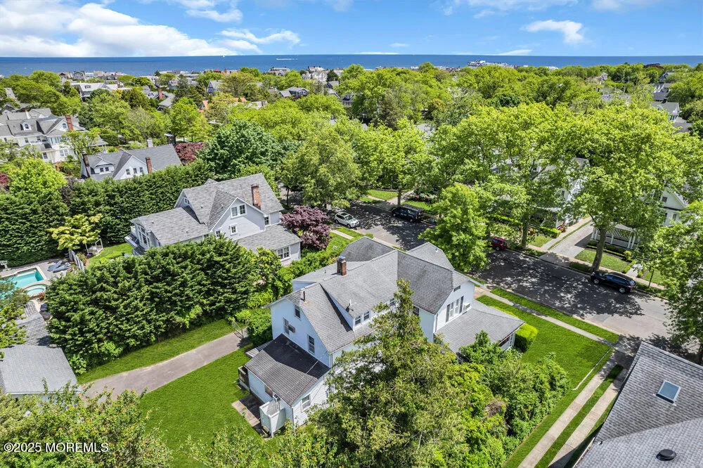 Spring Lake, New Jersey 07762, United States, 6 Bedrooms Bedrooms, ,4 BathroomsBathrooms,Residential,Active,133695