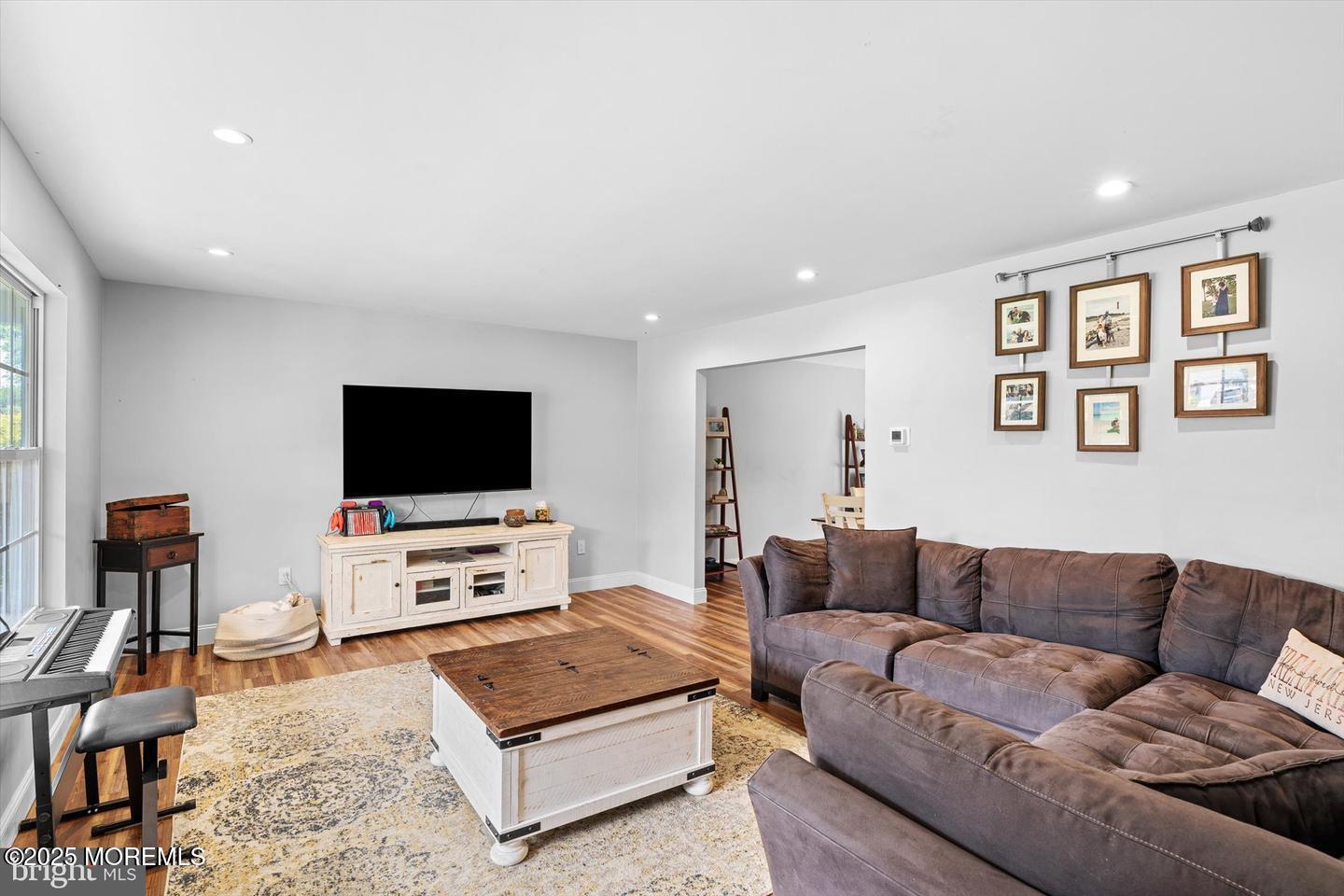 24 Long Acre Drive, Cream Ridge, New Jersey image 4